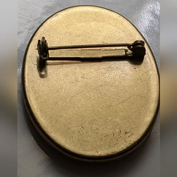 Vintage Easter Spring Kaylou Porcelain Cameo Scarf Pin Brooch Gold Tone Bunny - Picture 3 of 7